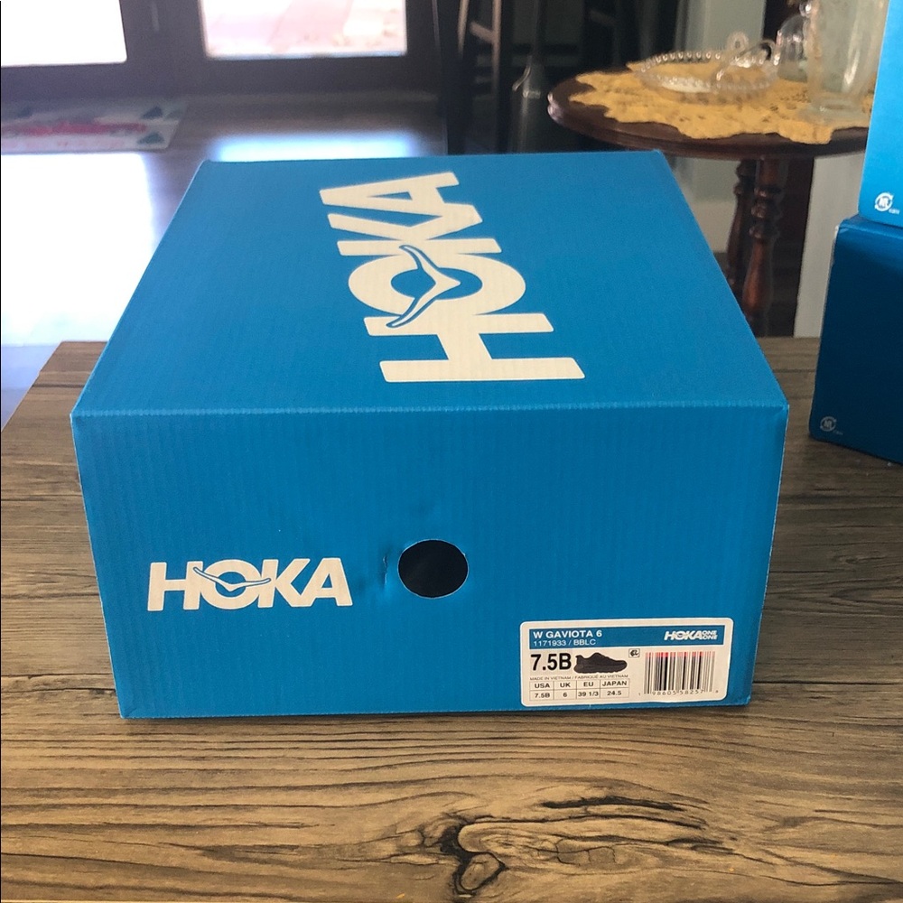 BUNDLE OF FOUR HOKA HINGED LID SHOE BOXES - Picture 8 of 16